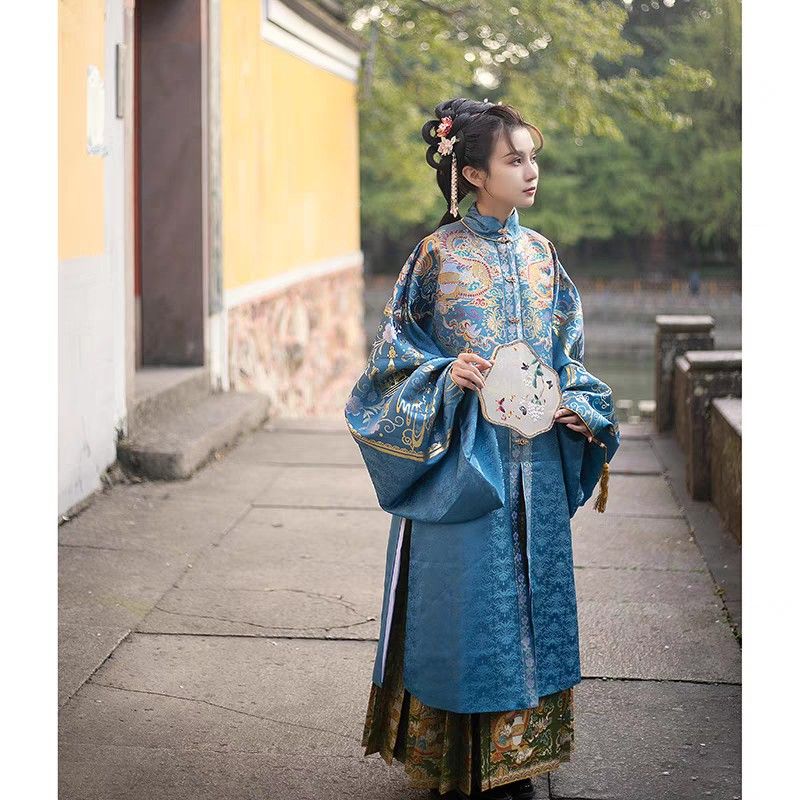 Child Performance in Traditional Hanfu Robe and Gown:A Journey Through Tang Palaces Evening Banquet Child Performance in Traditional Hanfu Robe and Gown:A Journey Through Tang Palaces Evening Banquet