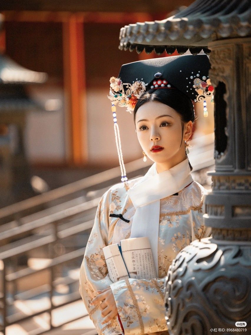 Embracing the New Chinese Elegance:Renting Neo-Chino Flag Robes Embracing the New Chinese Elegance:Renting Neo-Chino Flag Robes