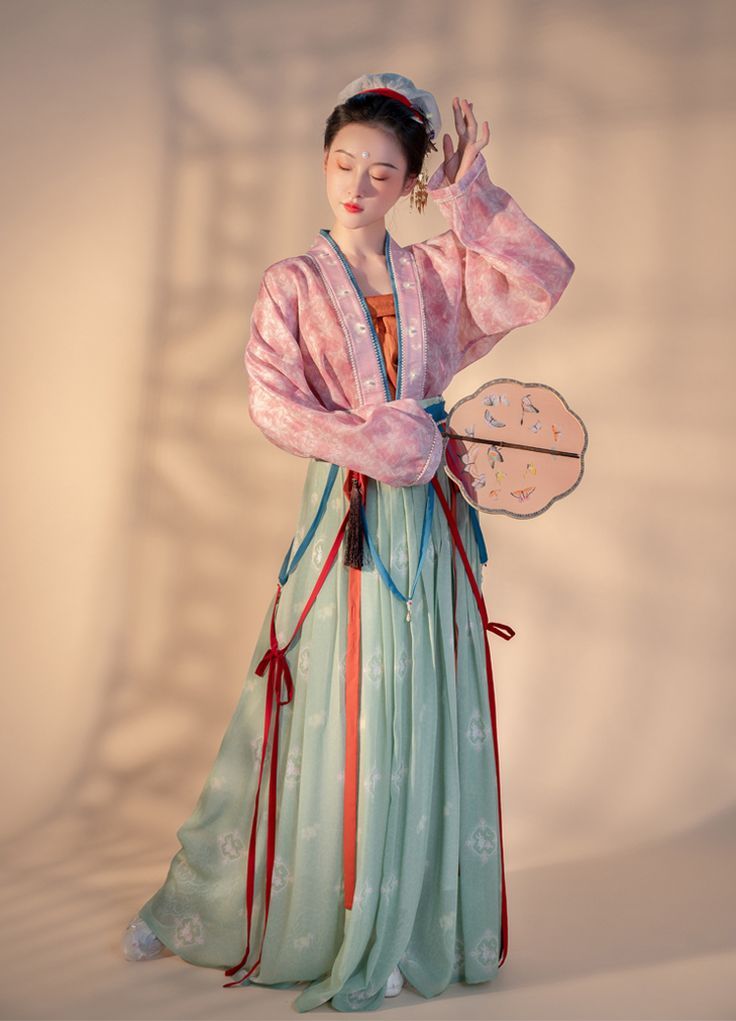 Reconstructing Tang-Style Hanfu:A Journey Through Ancient Chinese Fashion Reconstructing Tang-Style Hanfu:A Journey Through Ancient Chinese Fashion