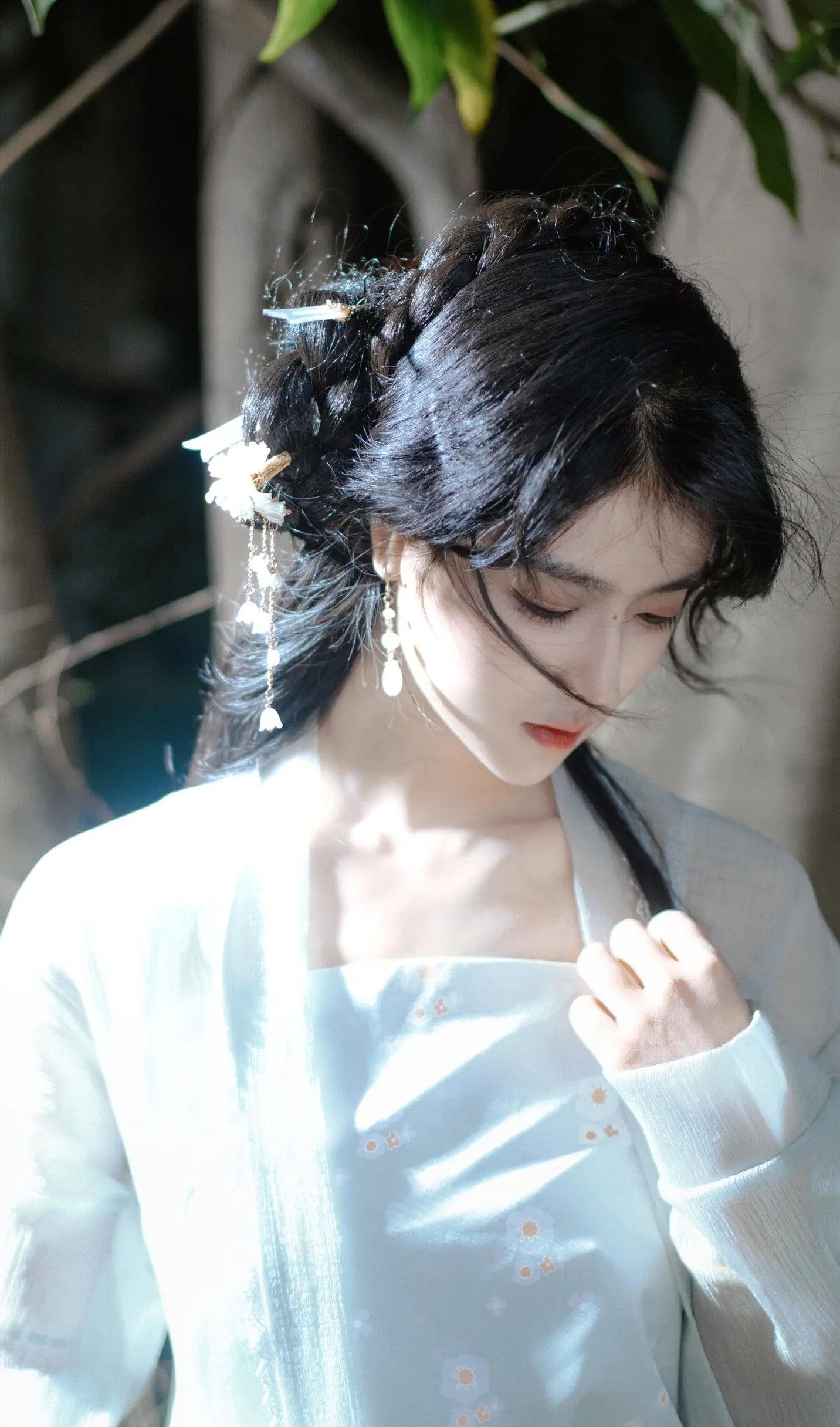 Original Hanfu Fashion at Light Cloud Residency:A Journey into Traditional Elegance Original Hanfu Fashion at Light Cloud Residency:A Journey into Traditional Elegance