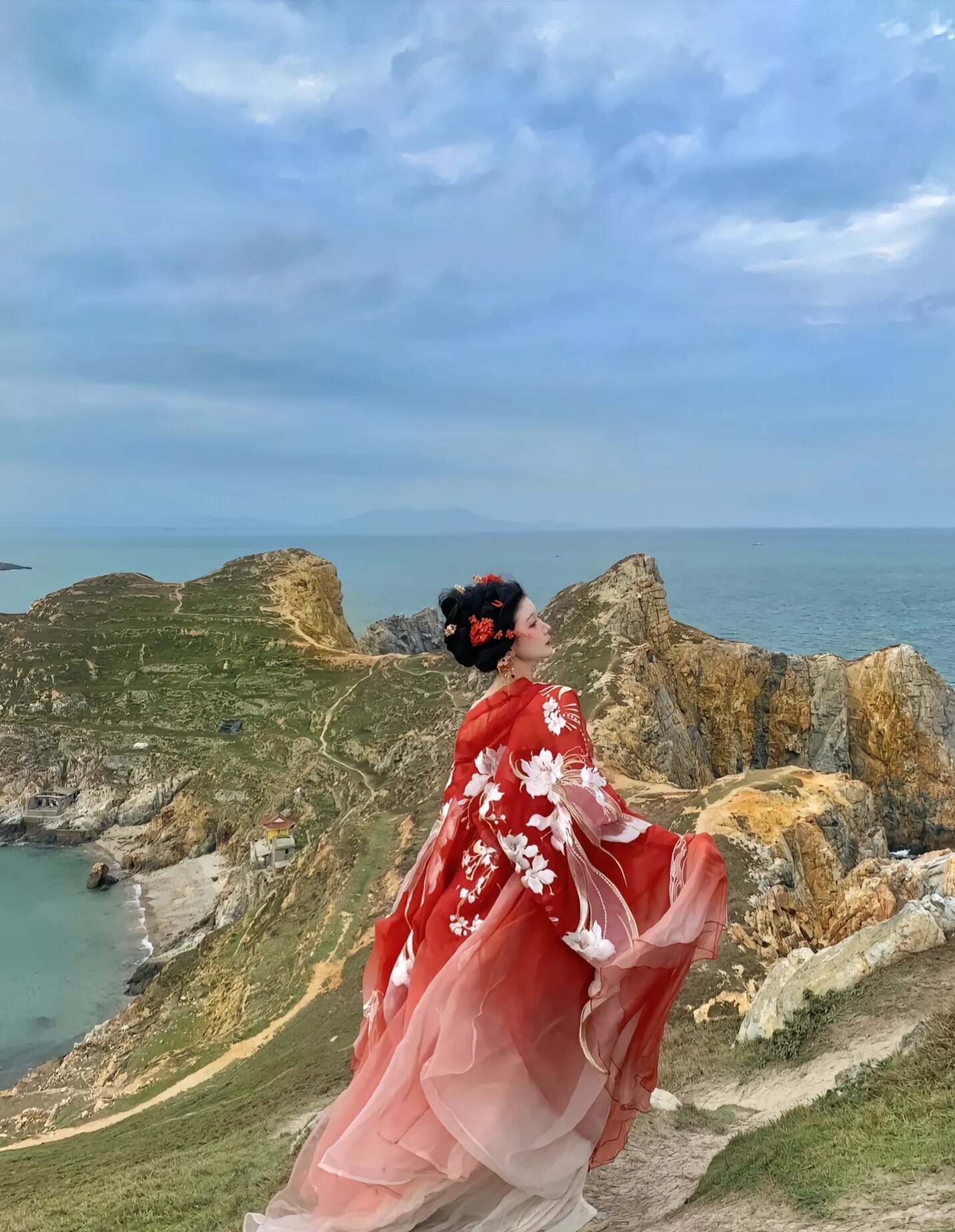The Ming Dynasty Wedding Dress:The Charm of the Horseface Skirt The Ming Dynasty Wedding Dress:The Charm of the Horseface Skirt