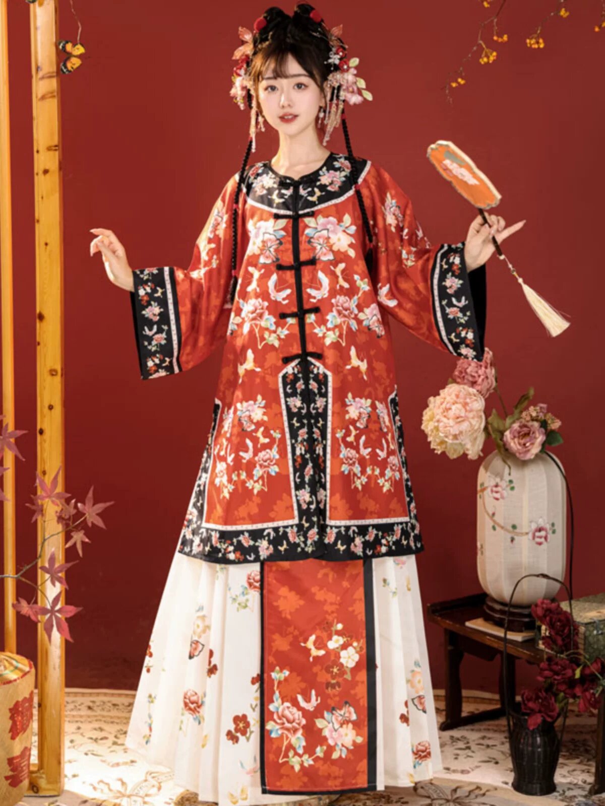 Reinventing the Cheongsam:Young Girls Embracing of Traditional Chinese Elegance Reinventing the Cheongsam:Young Girls Embracing of Traditional Chinese Elegance