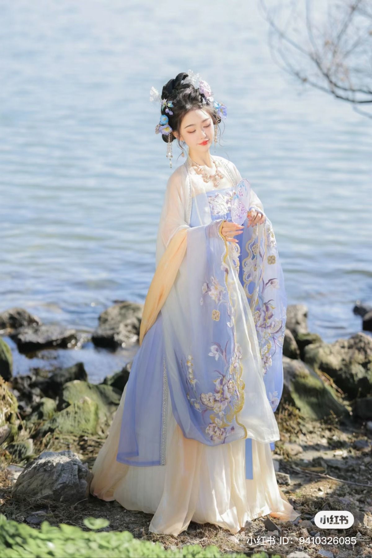 Phoenix-Inspired Hanfu Skirt:Unveiling the Elegance of Traditional Chinese Fashion Phoenix-Inspired Hanfu Skirt:Unveiling the Elegance of Traditional Chinese Fashion