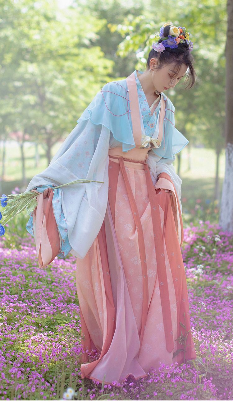 Tang Dynasty Fashion:The Elegance of the Tang Han Women Tang Dynasty Fashion:The Elegance of the Tang Han Women