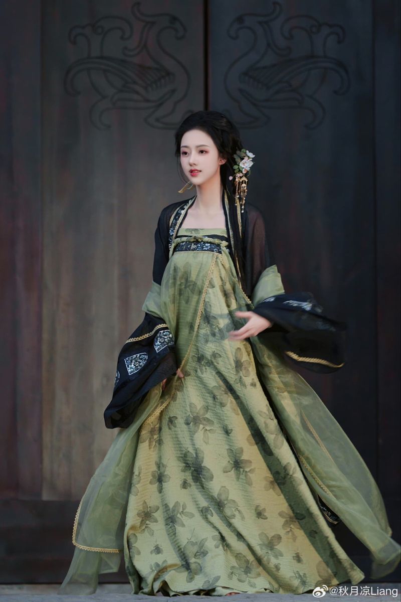 Reinventing Classic Cheongsam:The Rise of Mini-Size,Youthful Charm of Ancient Style Qipao Reinventing Classic Cheongsam:The Rise of Mini-Size,Youthful Charm of Ancient Style Qipao