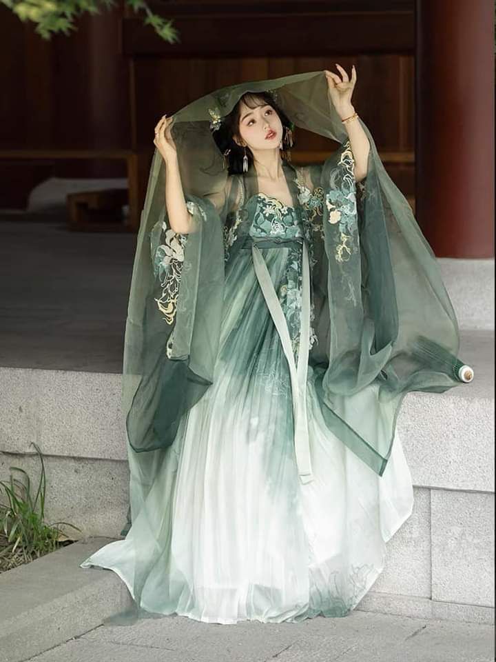 The Enchantment of娃娃古装衣服 Traditional Hanfu Fashion for Dolls The Enchantment of娃娃古装衣服 Traditional Hanfu Fashion for Dolls