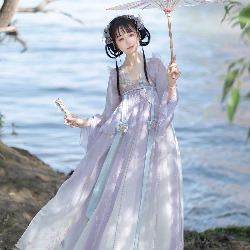 The Splendor of Hanfu Headwear for Young Girls:A Journey into Traditional Chinese Beauty The Splendor of Hanfu Headwear for Young Girls:A Journey into Traditional Chinese Beauty