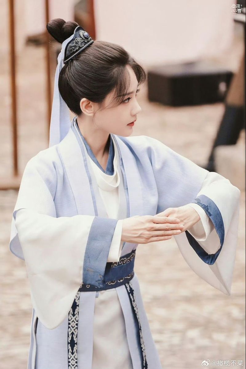 Autumn-Spring Fashion:Premium Qipao with Shawl and Jacket for a Classy Look Autumn-Spring Fashion:Premium Qipao with Shawl and Jacket for a Classy Look