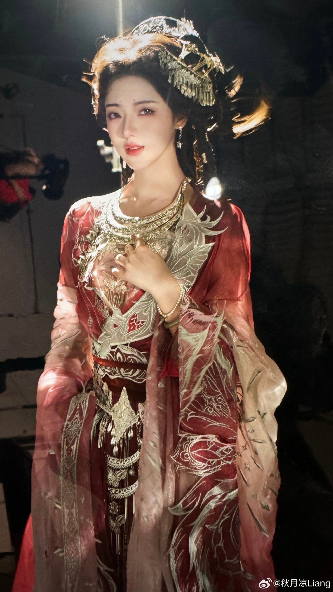 Engaged:The Cultural Significance of Ma Mian Qun Headdress in Traditional Chinese Wedding Customs Engaged:The Cultural Significance of Ma Mian Qun Headdress in Traditional Chinese Wedding Customs