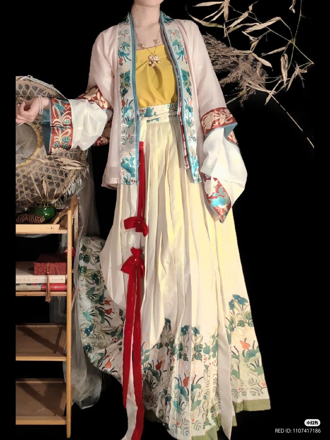 Elegance in Traditional Chinese Fashion:The Charm of Yi-Fu Ma Mian Skirt Elegance in Traditional Chinese Fashion:The Charm of Yi-Fu Ma Mian Skirt