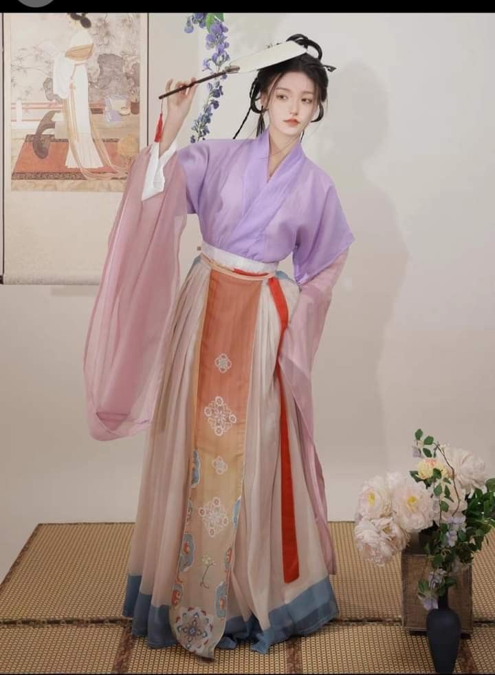 Ancient Charm of Traditional Chinese Clothing:The Enchanting World of Hanfu in the Gu Feng Group Ancient Charm of Traditional Chinese Clothing:The Enchanting World of Hanfu in the Gu Feng Group
