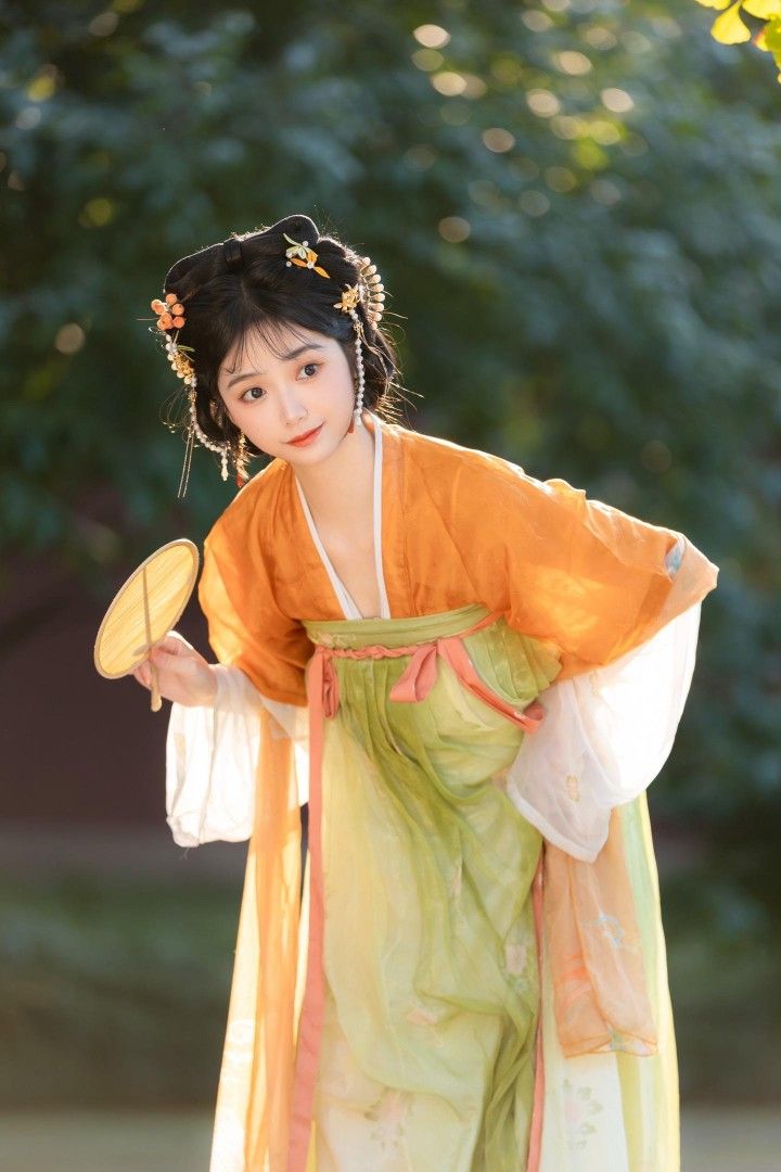 Morning Robes:The Rise of Neo-Chinese Cheongsam in Winter Fashion Morning Robes:The Rise of Neo-Chinese Cheongsam in Winter Fashion