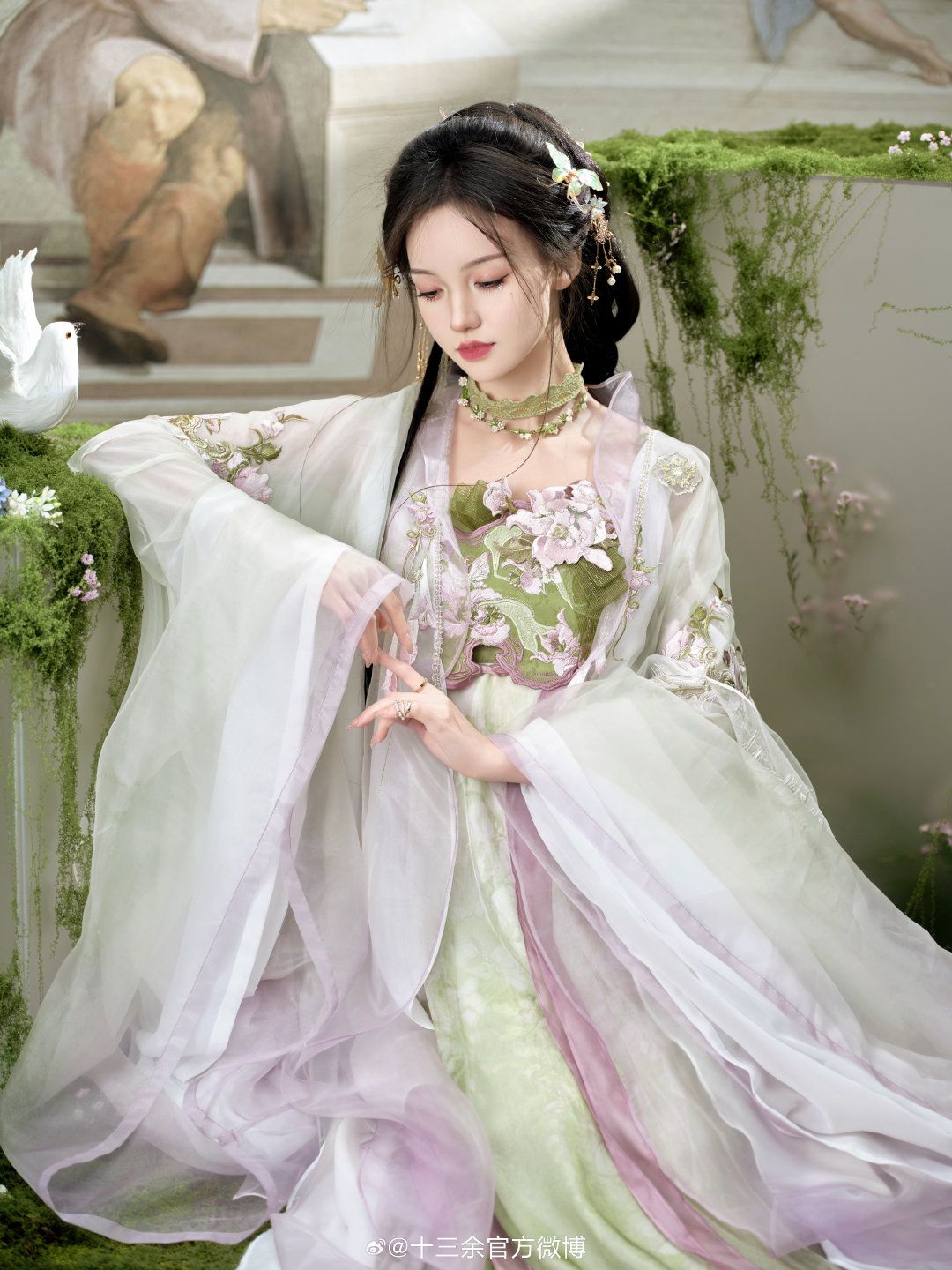 The Story of a Girl Child in the Splendor of Hanfu:The Warring States Robe The Story of a Girl Child in the Splendor of Hanfu:The Warring States Robe
