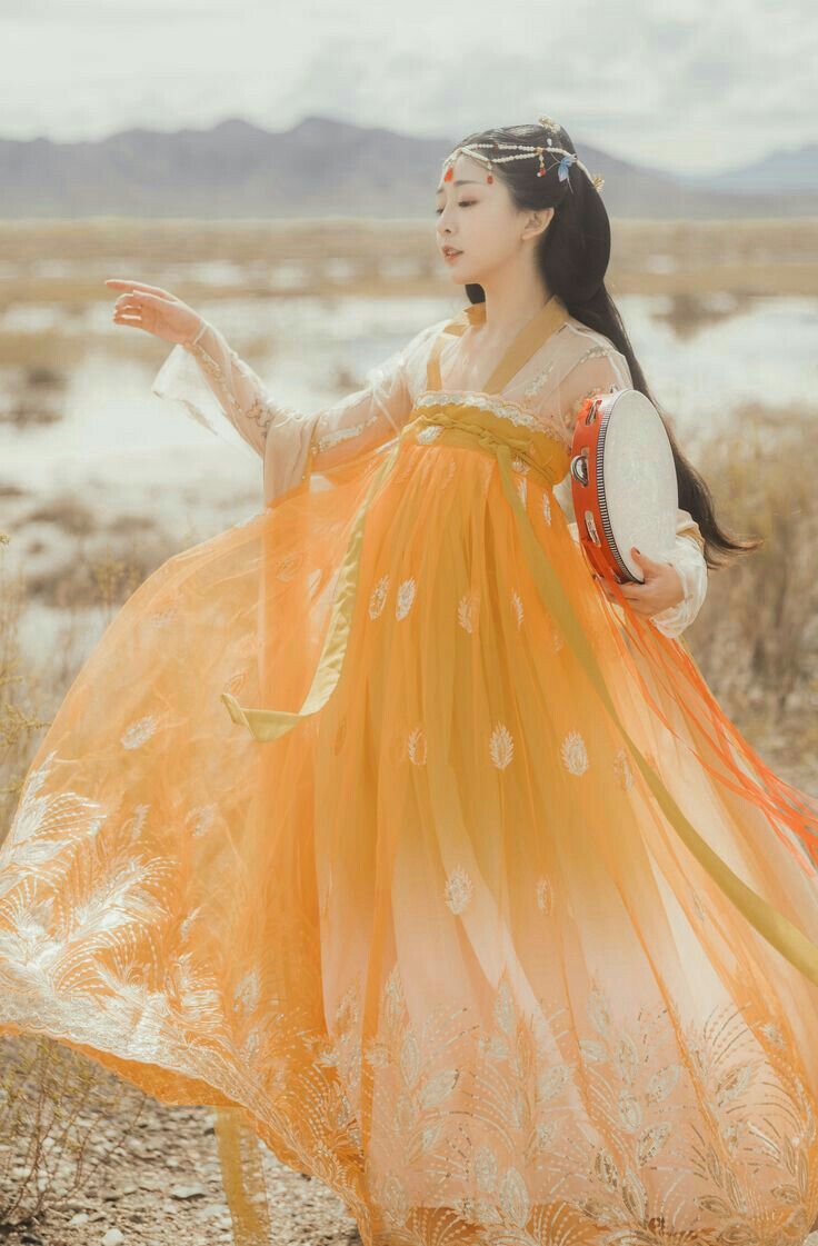 Exploring the Rise of Fuyao-Style Hanfu:Traditional Chinese Elegance in Modern Fashion Exploring the Rise of Fuyao-Style Hanfu:Traditional Chinese Elegance in Modern Fashion