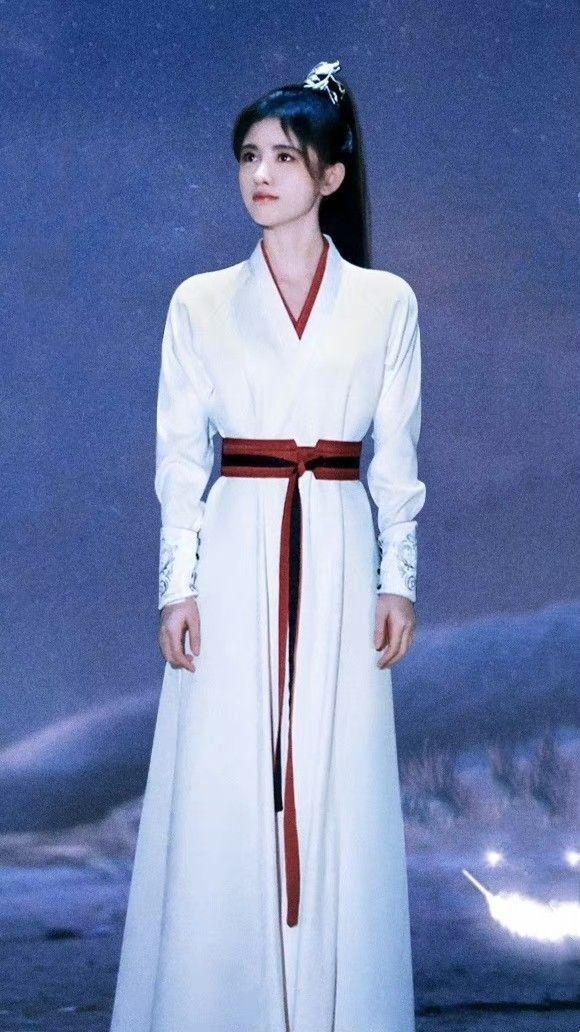 Ancient Costume:The Enchantment of Hanfu for Young Girls in Elementary School Ancient Costume:The Enchantment of Hanfu for Young Girls in Elementary School