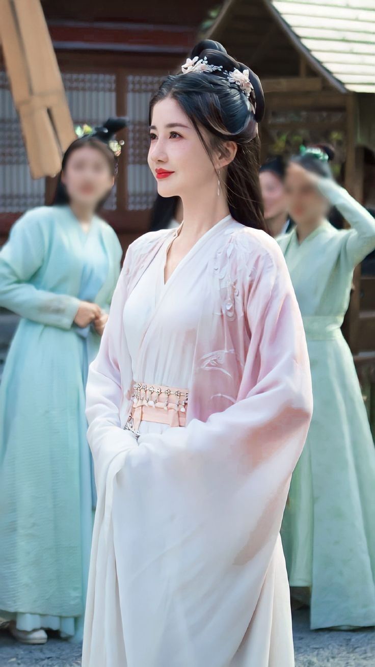 Flax-Based Hanfu Fashion for Women:The Essence of Traditional Elegance Flax-Based Hanfu Fashion for Women:The Essence of Traditional Elegance