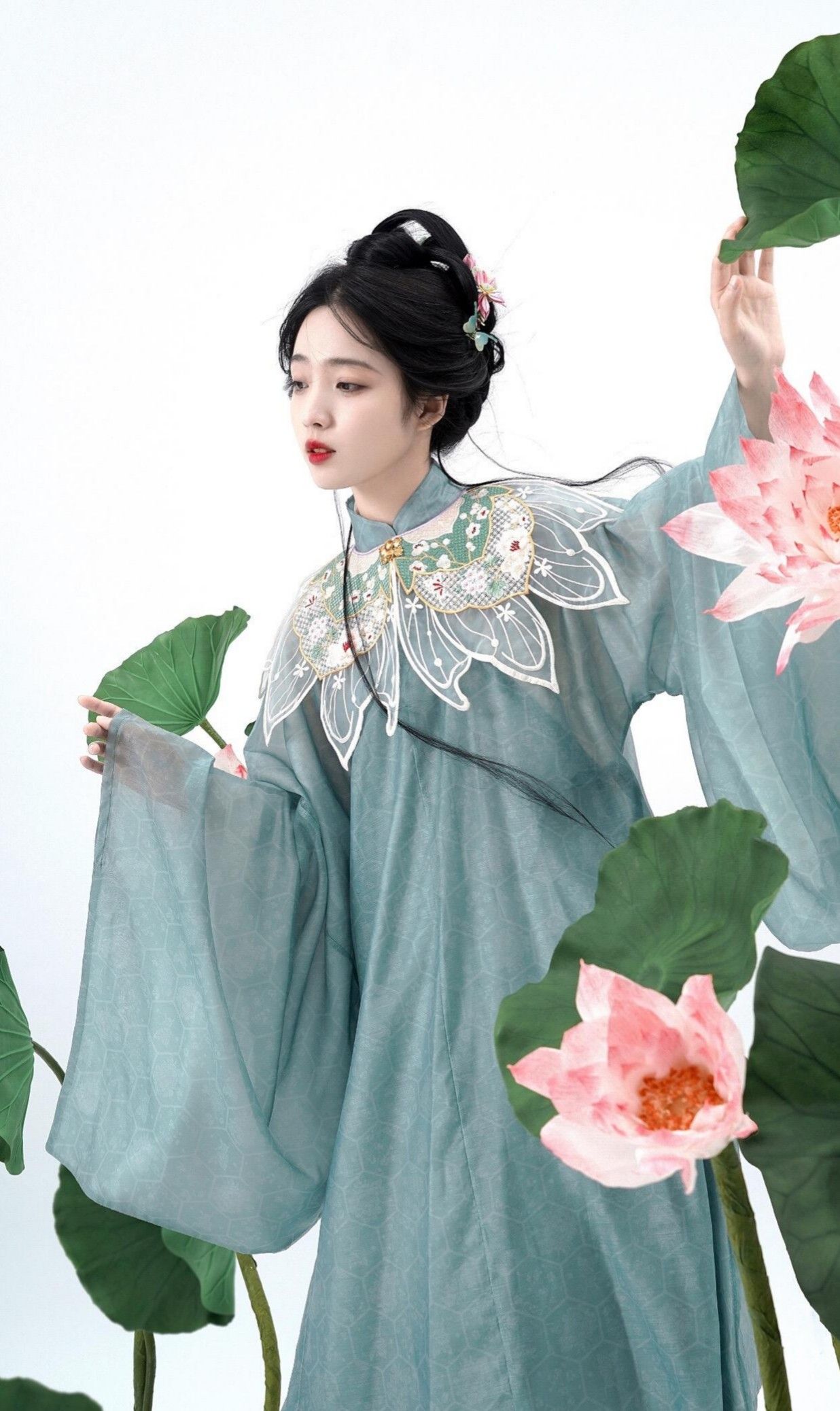 The Splendor of Minghua Tangs Horseface Skirt:A Cultural Journey Through Traditional Chinese Dress The Splendor of Minghua Tangs Horseface Skirt:A Cultural Journey Through Traditional Chinese Dress