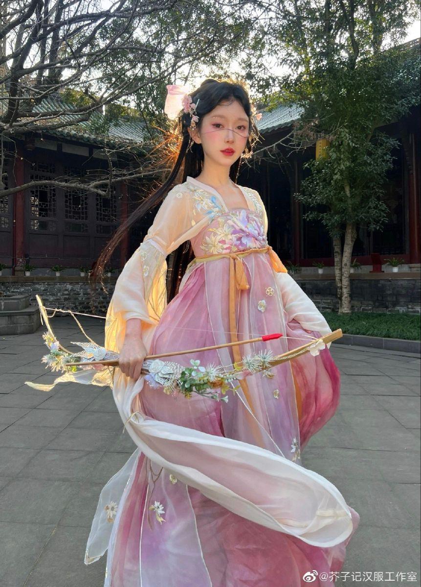 The Enchantment of Red Silk Cheongsam:A Cultural Journey The Enchantment of Red Silk Cheongsam:A Cultural Journey