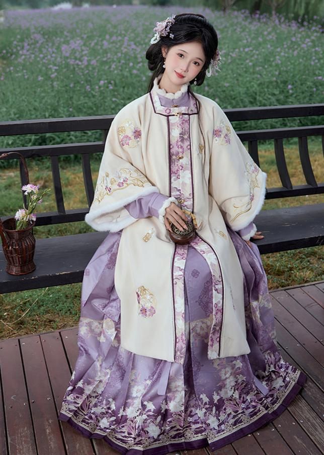 The Splendor of Red Belly-Guard Hanfu:A Cultural Journey Through Traditional Chinese Clothing The Splendor of Red Belly-Guard Hanfu:A Cultural Journey Through Traditional Chinese Clothing
