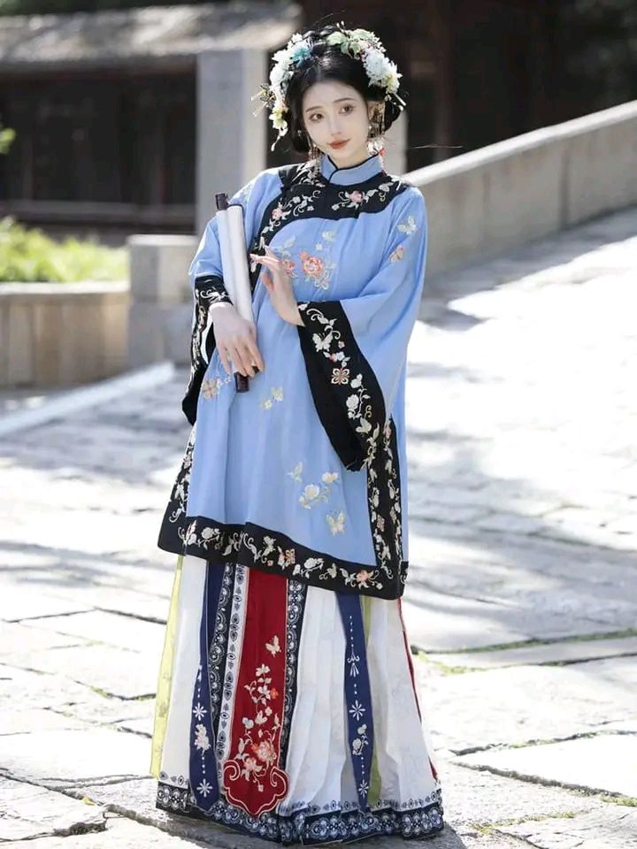 Ethereal Beauty in Traditional Hanfu Fashion:The Enchanting Journey of Young Girls Ethereal Beauty in Traditional Hanfu Fashion:The Enchanting Journey of Young Girls