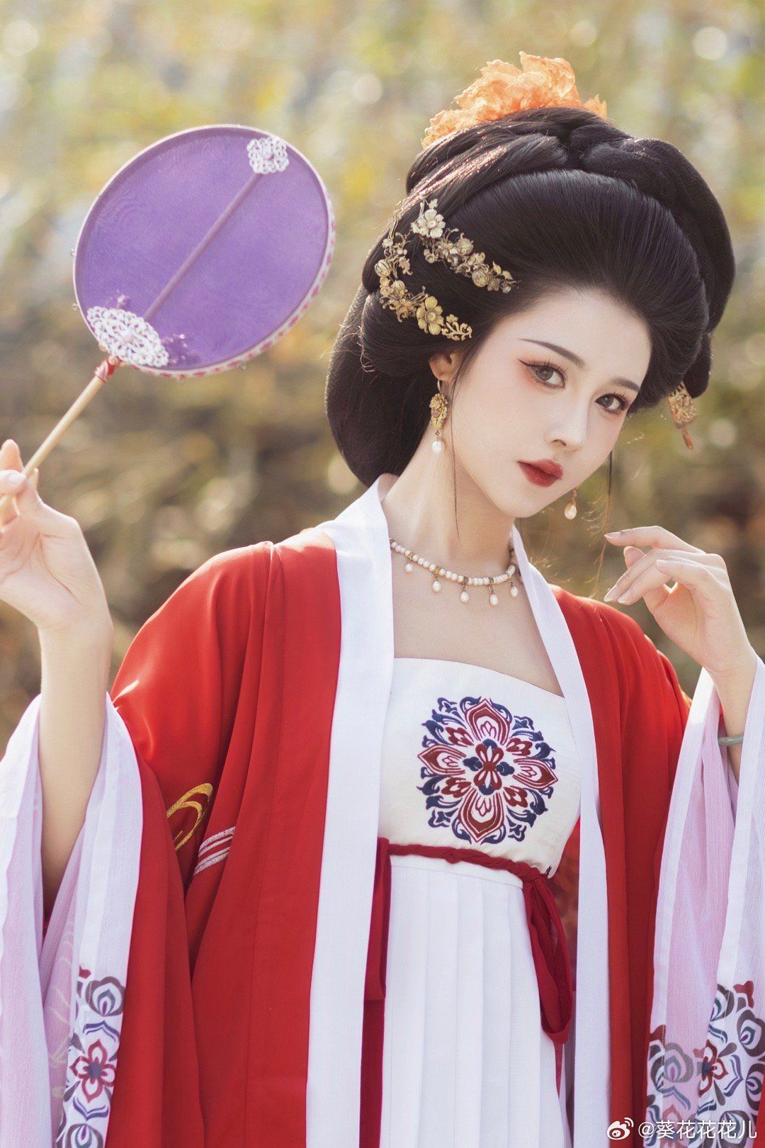 The Enchantment of Hanfu:A Girls Maimian Skirt and the Splendor of Traditional Chinese Dress The Enchantment of Hanfu:A Girls Maimian Skirt and the Splendor of Traditional Chinese Dress