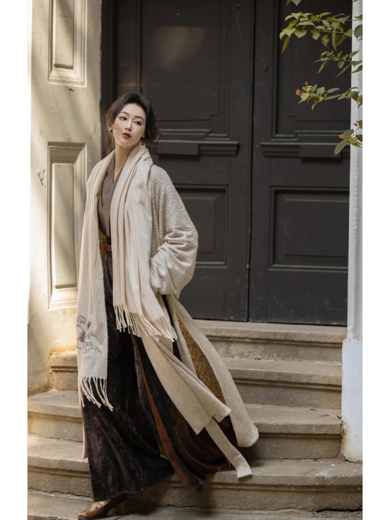 The Revival of Tang-Style Hanfu for Young Girls:Embracing Traditional Chinese Elegance The Revival of Tang-Style Hanfu for Young Girls:Embracing Traditional Chinese Elegance