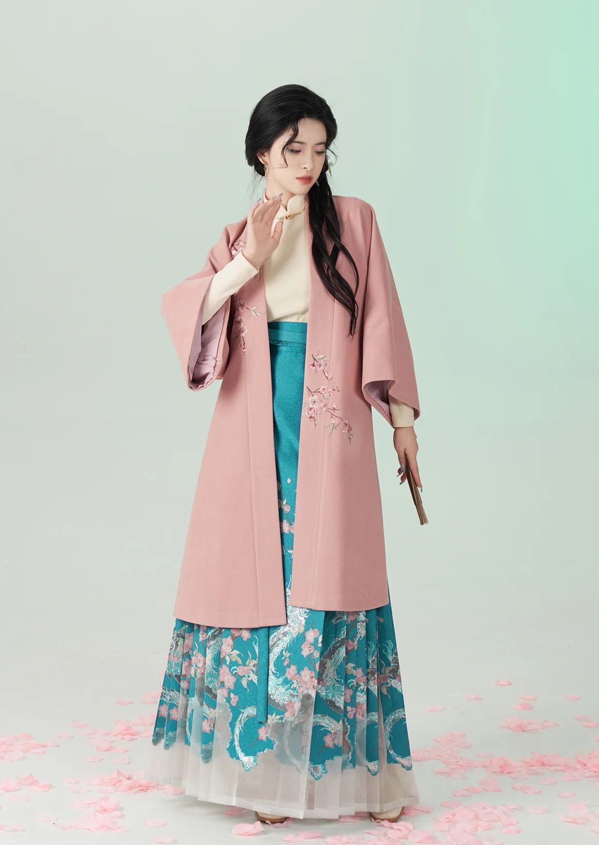 Summer Hanfu Fashion for Little Girls:A Guide to Traditional Chinese Childrenswear Summer Hanfu Fashion for Little Girls:A Guide to Traditional Chinese Childrenswear