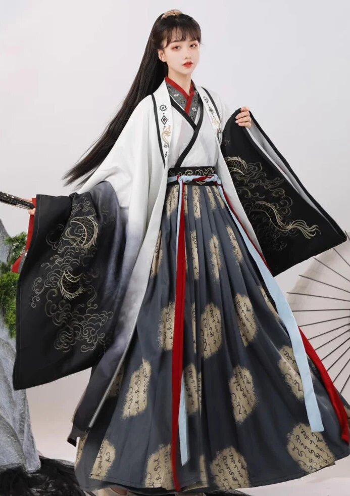 The Elegance of Cheongsams Skirt:A Journey into the World of Traditional Chinese Dress The Elegance of Cheongsams Skirt:A Journey into the World of Traditional Chinese Dress