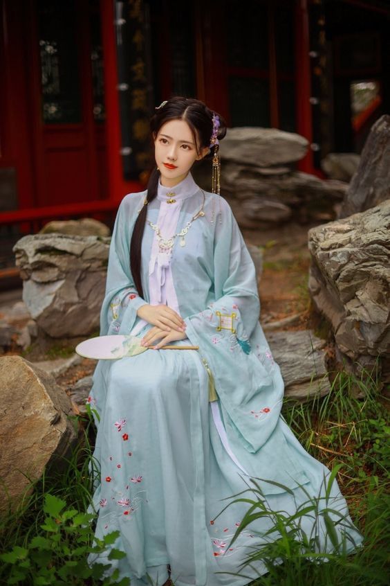 Winter and Autumn Womens Hanfu Clothing:The Charm of Traditional汉服上衣 Winter and Autumn Womens Hanfu Clothing:The Charm of Traditional汉服上衣