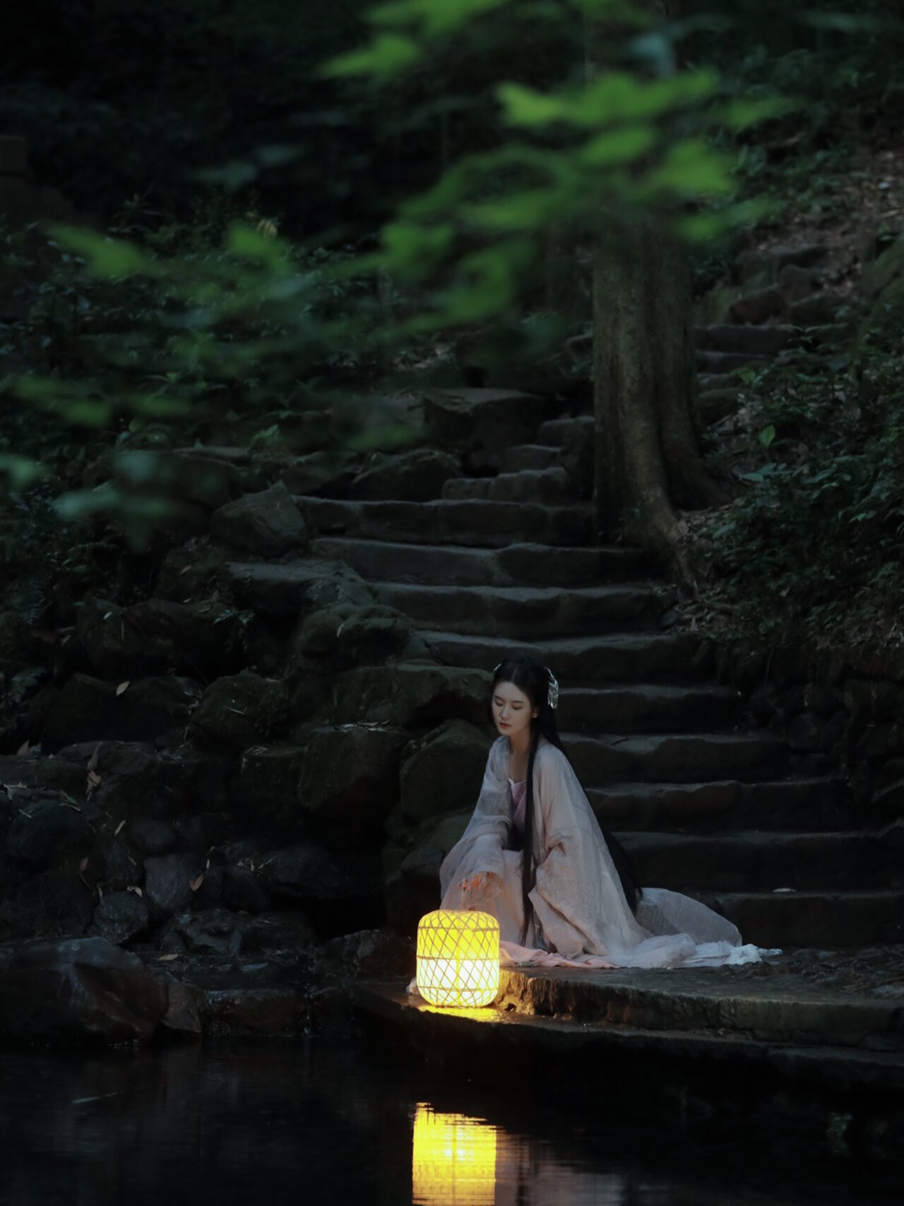 Neo-Chinese Ethnic Fashion:The Evolution of Traditional Hanfu for Modern Women Neo-Chinese Ethnic Fashion:The Evolution of Traditional Hanfu for Modern Women