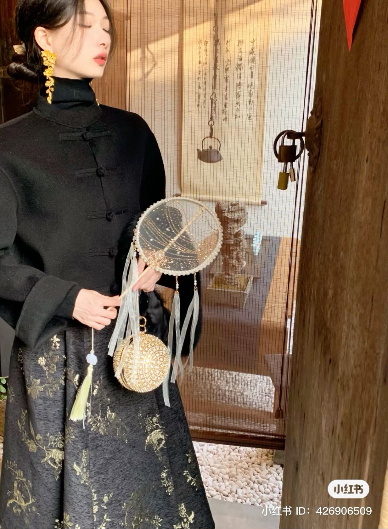The Short-Style Tang Suit Jacket:A Blend of Tradition and Modernity The Short-Style Tang Suit Jacket:A Blend of Tradition and Modernity