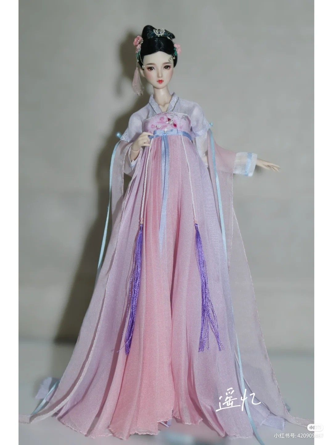Winter Woven-Wool Cheongsam:A Blend of Tradition and Modern Elegance Winter Woven-Wool Cheongsam:A Blend of Tradition and Modern Elegance