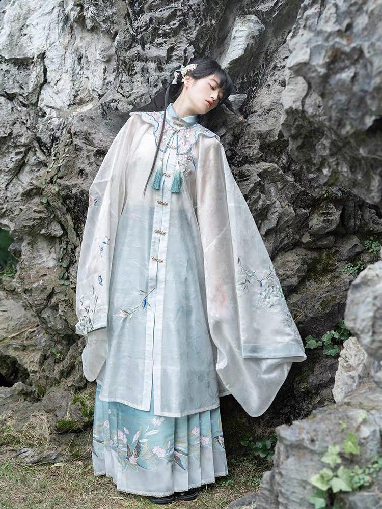 The Evolution of Hanfu Undergarments:A Closer Look at the Inner Layer of Hanfu Pants The Evolution of Hanfu Undergarments:A Closer Look at the Inner Layer of Hanfu Pants