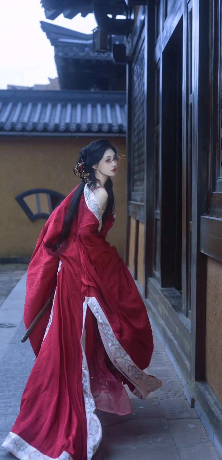 Blooming Beauty:The Story of Hanfu in Flower God Chronicle Blooming Beauty:The Story of Hanfu in Flower God Chronicle