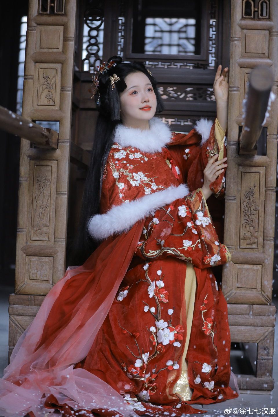 Ink Rain Cloud贤者Original Hanfu Fashion:A Journey Through Traditional Elegance Ink Rain Cloud贤者Original Hanfu Fashion:A Journey Through Traditional Elegance