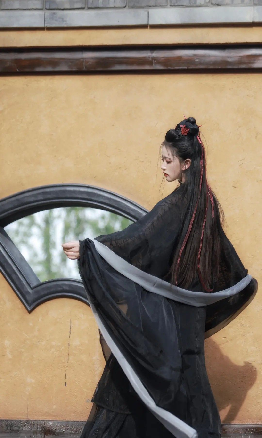 Children in the Realm of Hanfu:The Splendor of White Children in the Realm of Hanfu:The Splendor of White