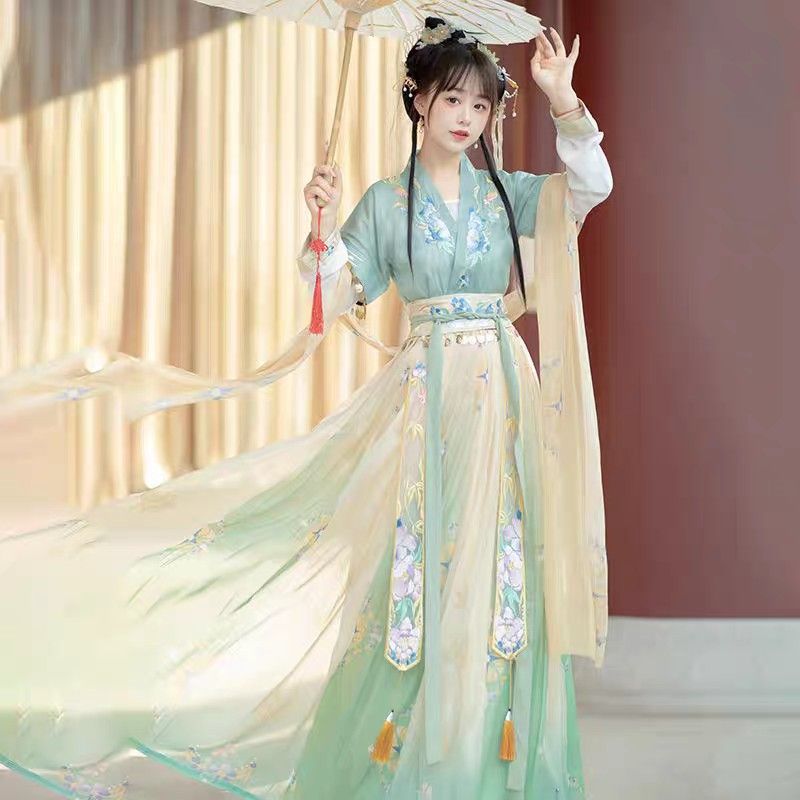 The Elderly Womens Tang Suit:A Blend of Tradition and Elegance The Elderly Womens Tang Suit:A Blend of Tradition and Elegance