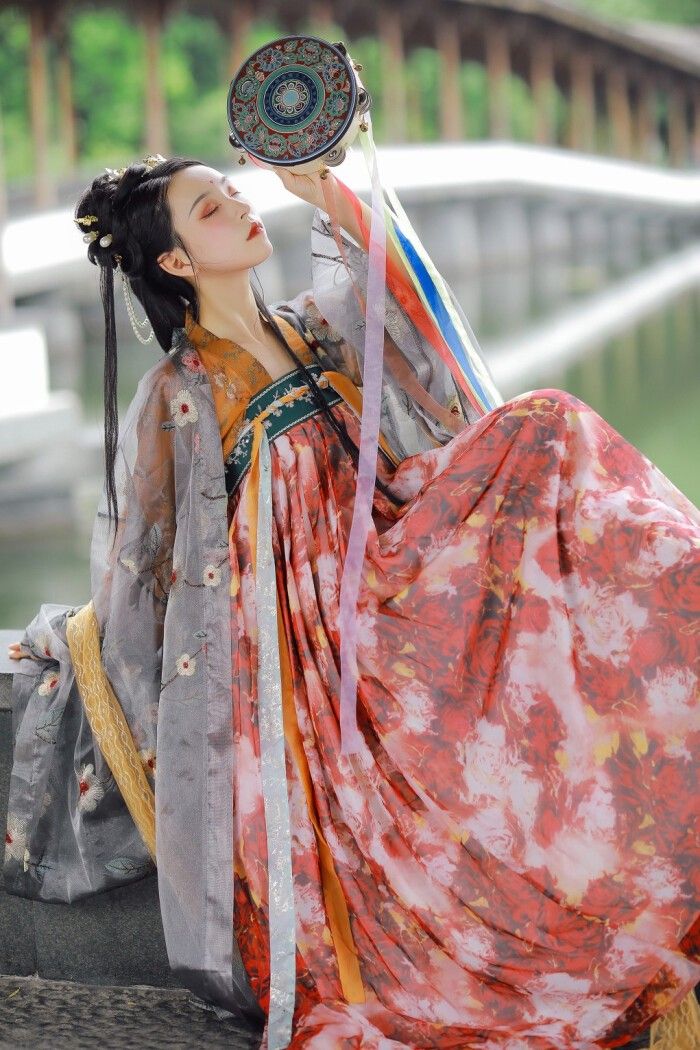 The Splendor of Yulong in Hanfu Fashion:Unveiling the Cultural Tapestry of Jade Dragon The Splendor of Yulong in Hanfu Fashion:Unveiling the Cultural Tapestry of Jade Dragon
