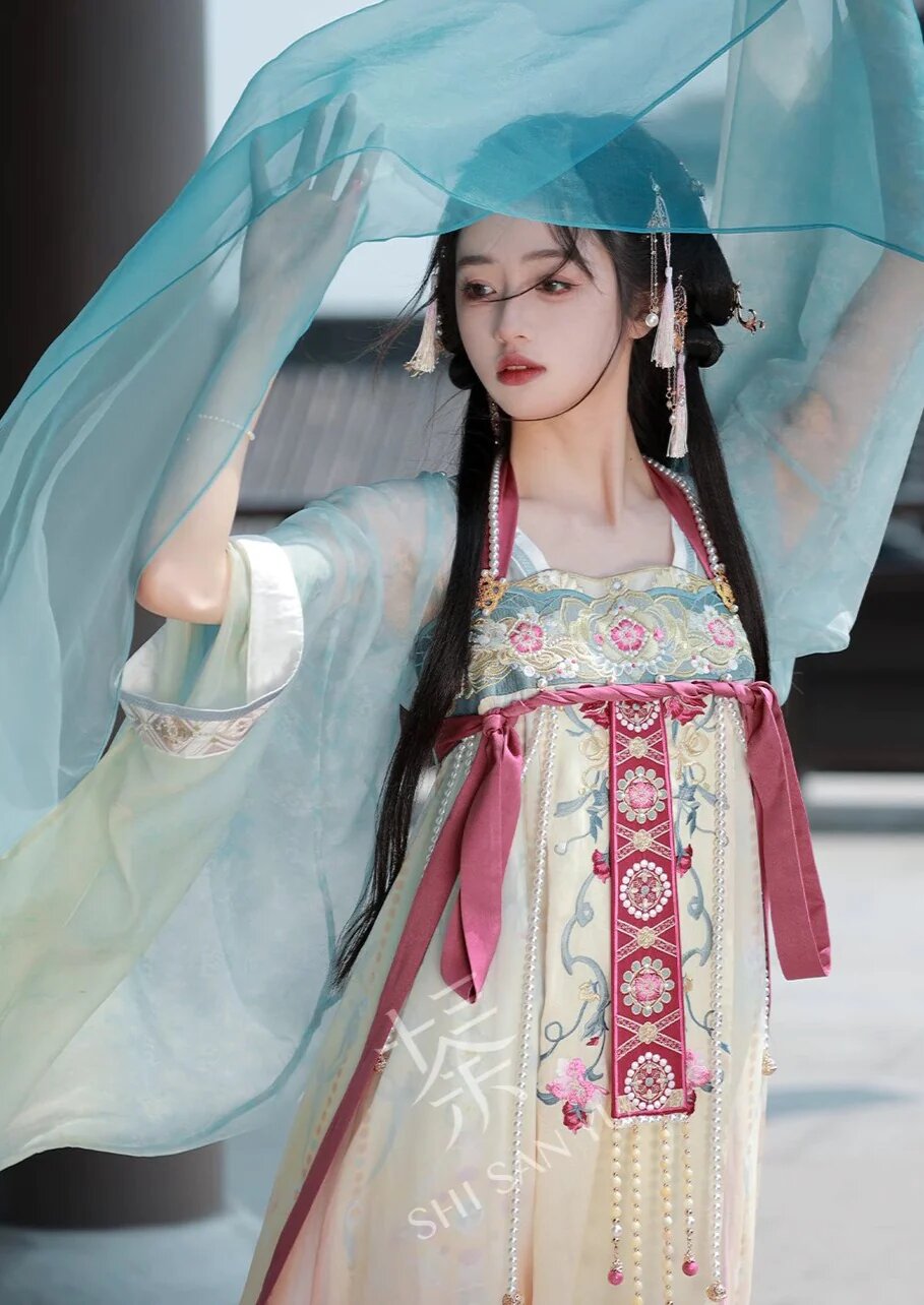 Qipao Dedicated Underskirts for Autumn Winter:A Guide to Styling and Comfort Qipao Dedicated Underskirts for Autumn Winter:A Guide to Styling and Comfort