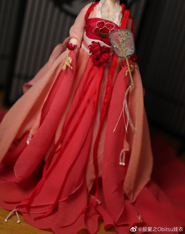 The Splendor of Ming-Style Hanfu:The Round-Necked Robe The Splendor of Ming-Style Hanfu:The Round-Necked Robe