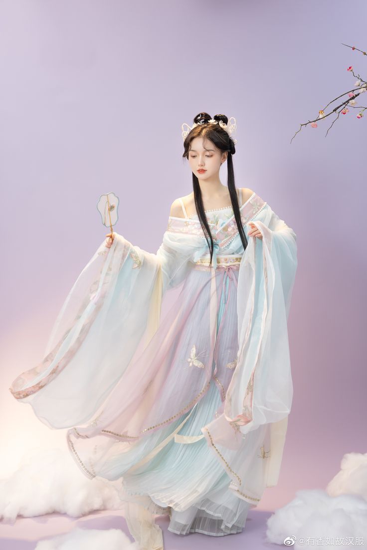 Elegance Through the Ages:A Lifetime in Traditional Hanfu Fashion Elegance Through the Ages:A Lifetime in Traditional Hanfu Fashion
