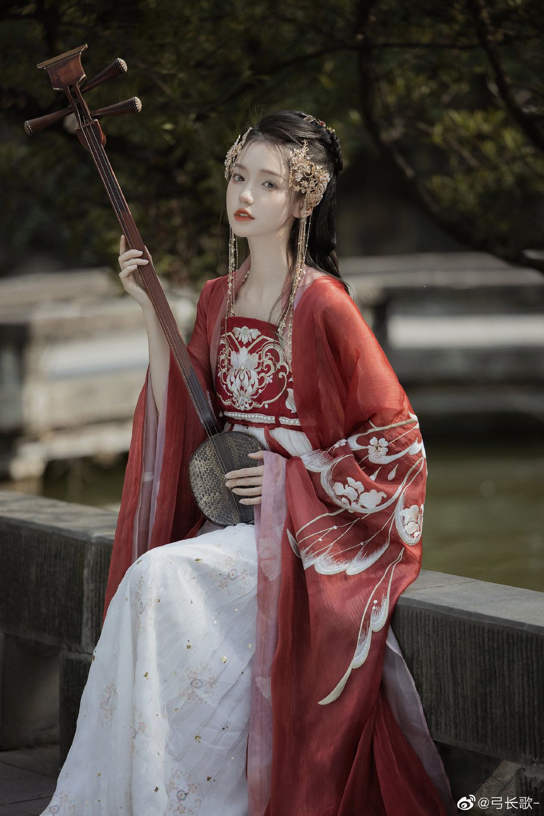 The Splendor of Chu-Han Hanfu:A Journey Through Ancient Chinese Fashion The Splendor of Chu-Han Hanfu:A Journey Through Ancient Chinese Fashion