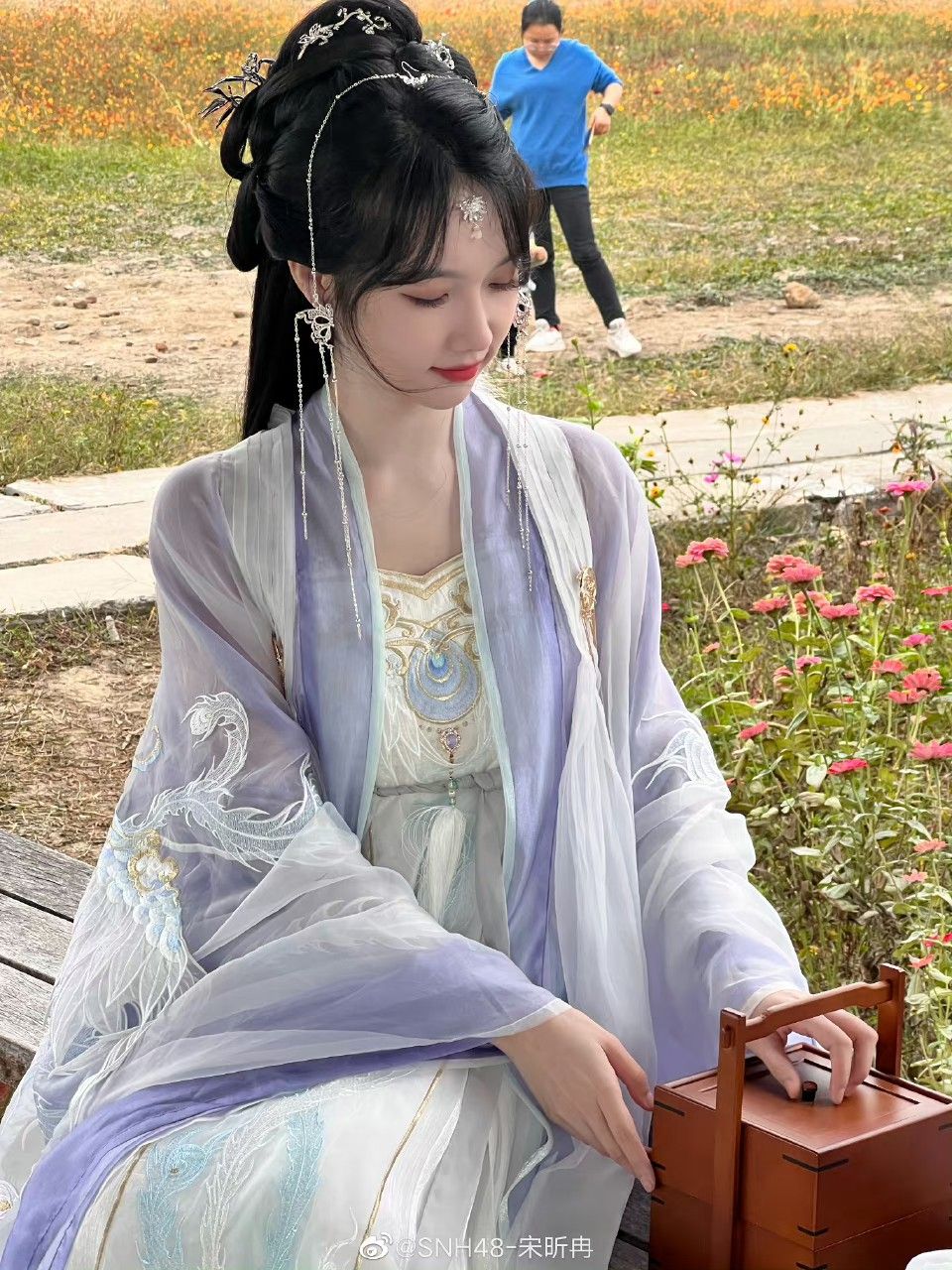Ancient Splendor:The Three-Piece Hanfu Ensemble of Changans Hometown Ancient Splendor:The Three-Piece Hanfu Ensemble of Changans Hometown