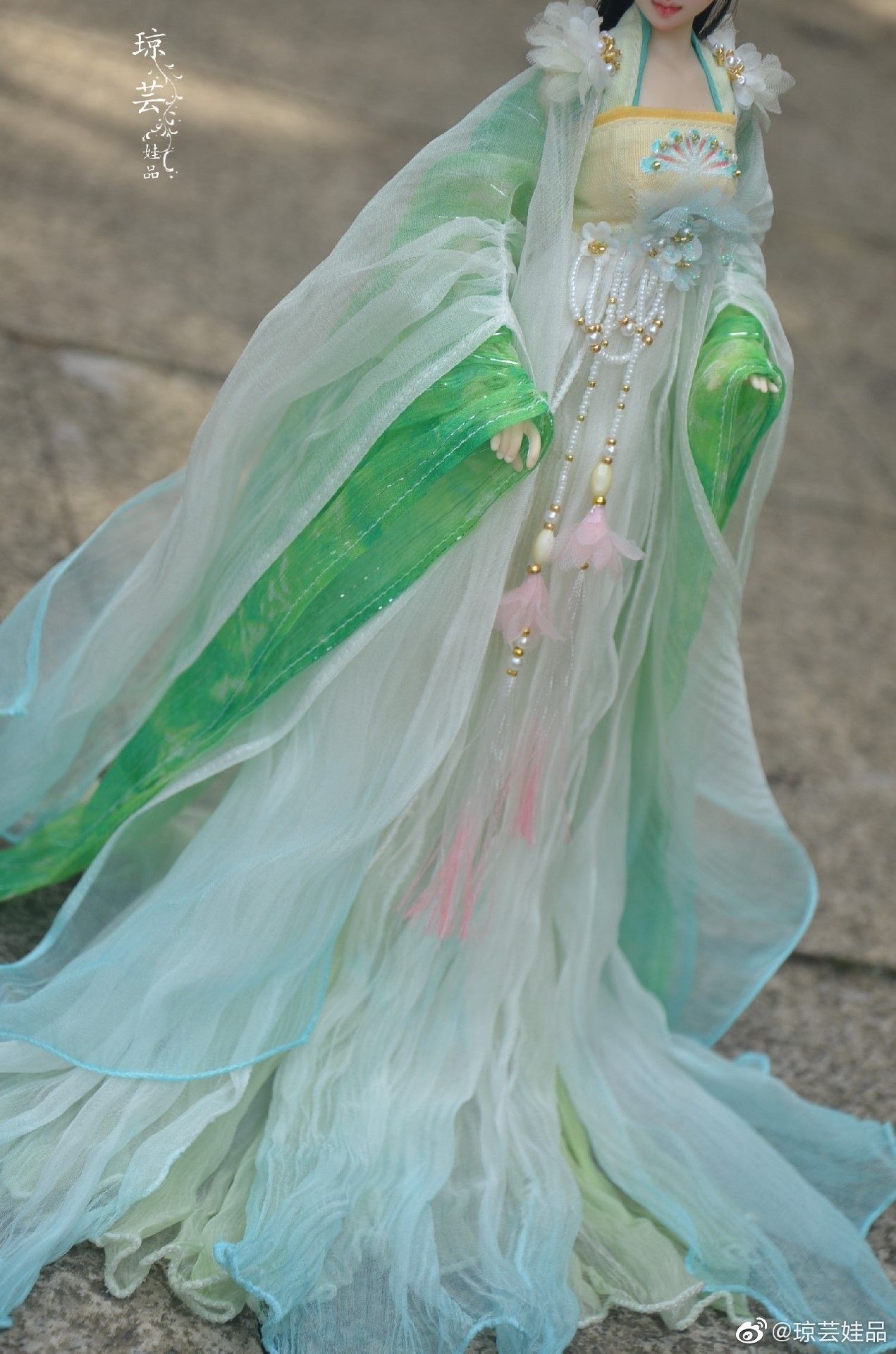 Petite Power:The Rise of Mini-Cheongsam as a Belly-Covering Fashion Statement Petite Power:The Rise of Mini-Cheongsam as a Belly-Covering Fashion Statement