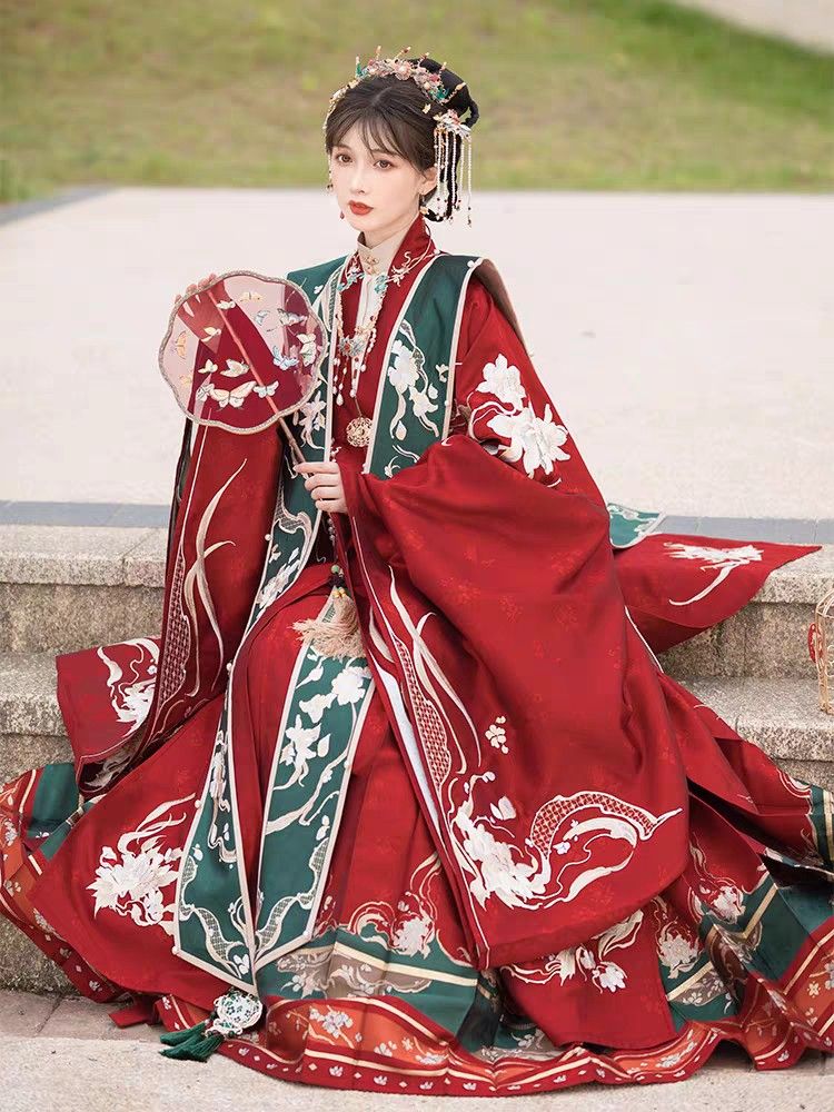 Elegant Advanced Qipao:A Blend of Tradition and Modernity Elegant Advanced Qipao:A Blend of Tradition and Modernity