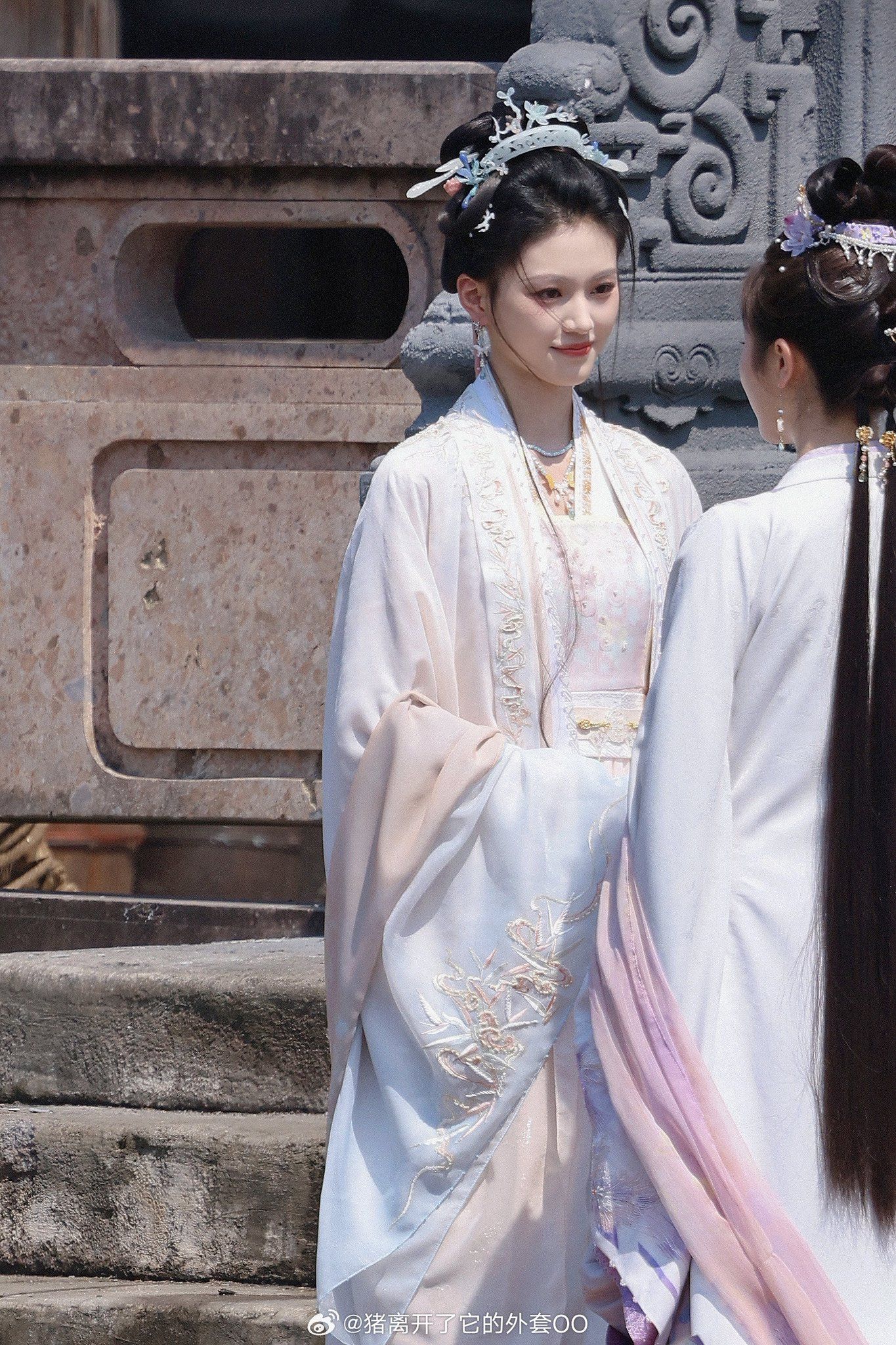 Ancient Charm of Hanfu Dress for Little Girls:The Splendor of Traditional Chinese Elegance Ancient Charm of Hanfu Dress for Little Girls:The Splendor of Traditional Chinese Elegance