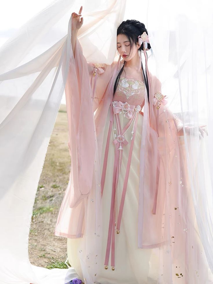 Qipao Family Fashion:Exploring the New 2024 Qipao Maternity-Child Coordination Styles Qipao Family Fashion:Exploring the New 2024 Qipao Maternity-Child Coordination Styles