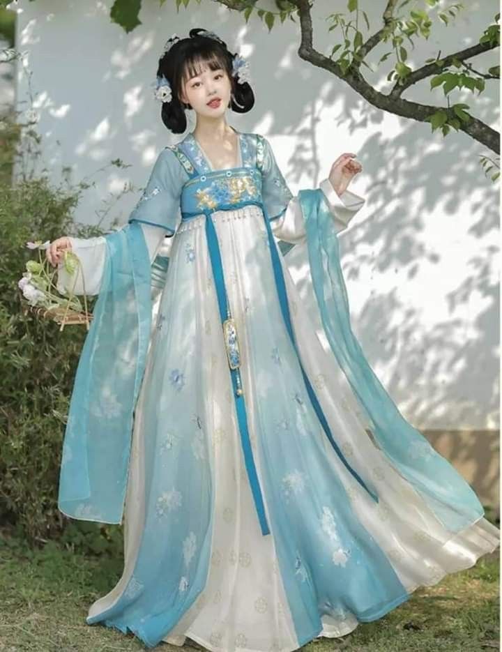 The 60-Year-Old Charm of the Cheongsam:A Cultural Journey Through Time The 60-Year-Old Charm of the Cheongsam:A Cultural Journey Through Time