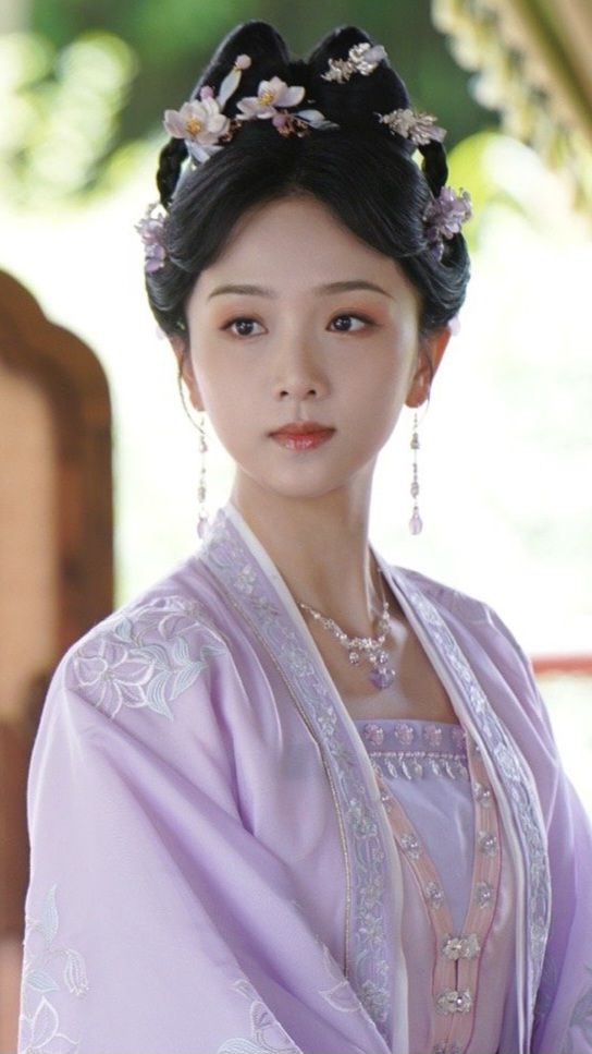 The Allure of Cheongsam-Inspired Long Evening Gowns The Allure of Cheongsam-Inspired Long Evening Gowns