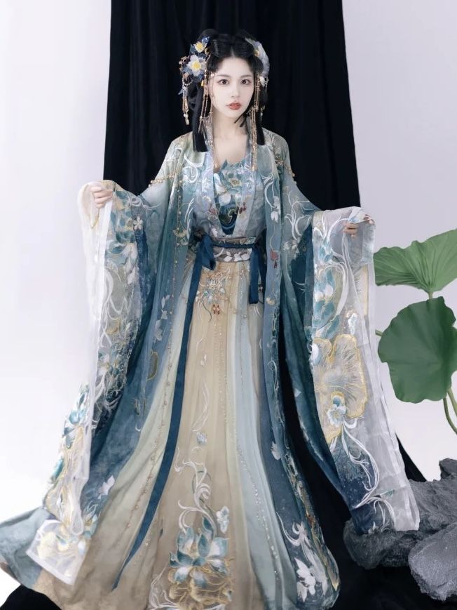 Barbie Dolls Embracing Traditional Chinese Hanfu Fashion Barbie Dolls Embracing Traditional Chinese Hanfu Fashion